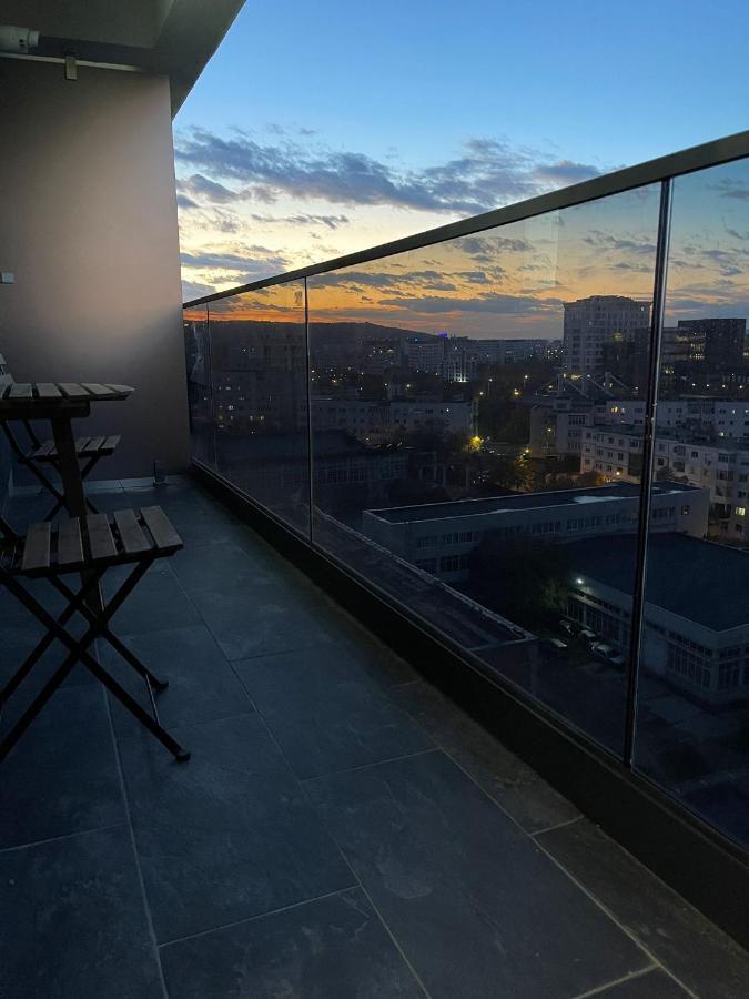 Luxury Q Residence Near Palas Mall Jászvásár Kültér fotó