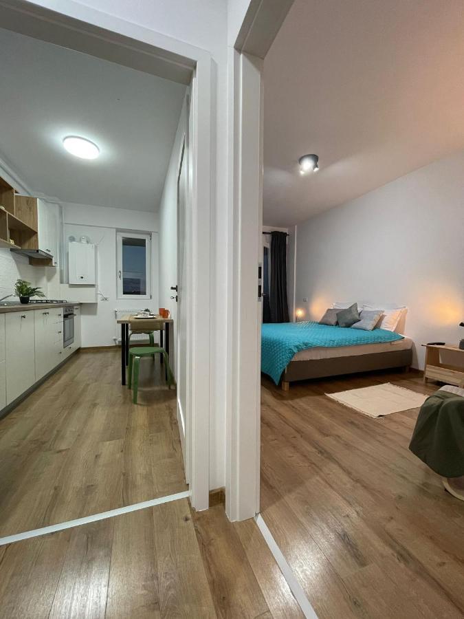 Luxury Q Residence Near Palas Mall Jászvásár Kültér fotó